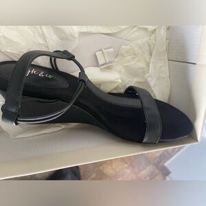 Sz8 New black sandals